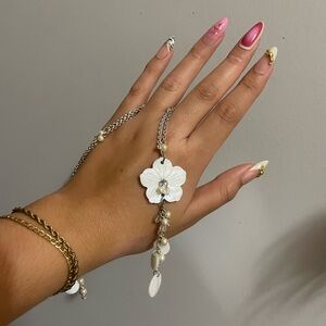 Vintage Avon Pearl Flower Necklace